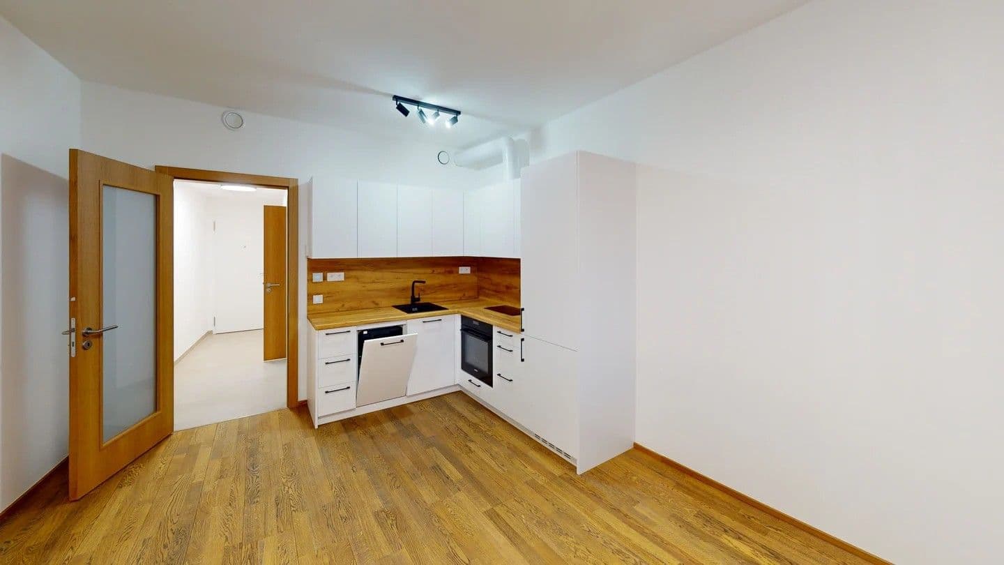 Studio flat to rent, 33 m², Hartigova, Prague, Prague Studio flat to rent, 33 m², Hartigova, Prague, Prague