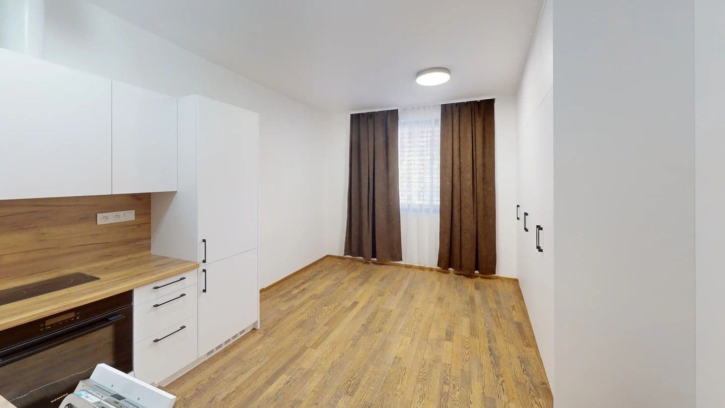 Studio flat to rent, 33 m², Hartigova, Prague, Prague Studio flat to rent, 33 m², Hartigova, Prague, Prague