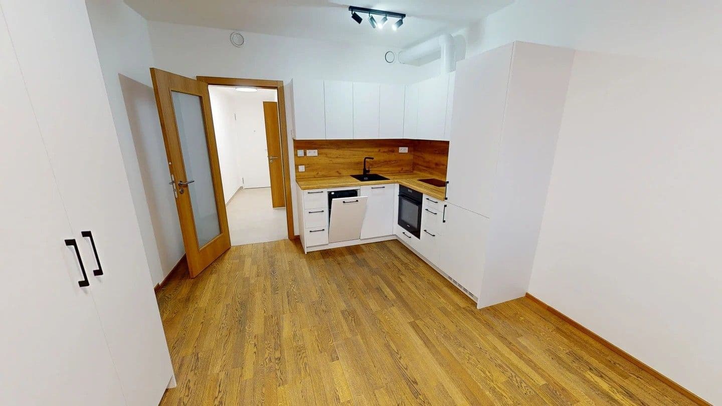 Studio flat to rent, 33 m², Hartigova, Prague, Prague Studio flat to rent, 33 m², Hartigova, Prague, Prague