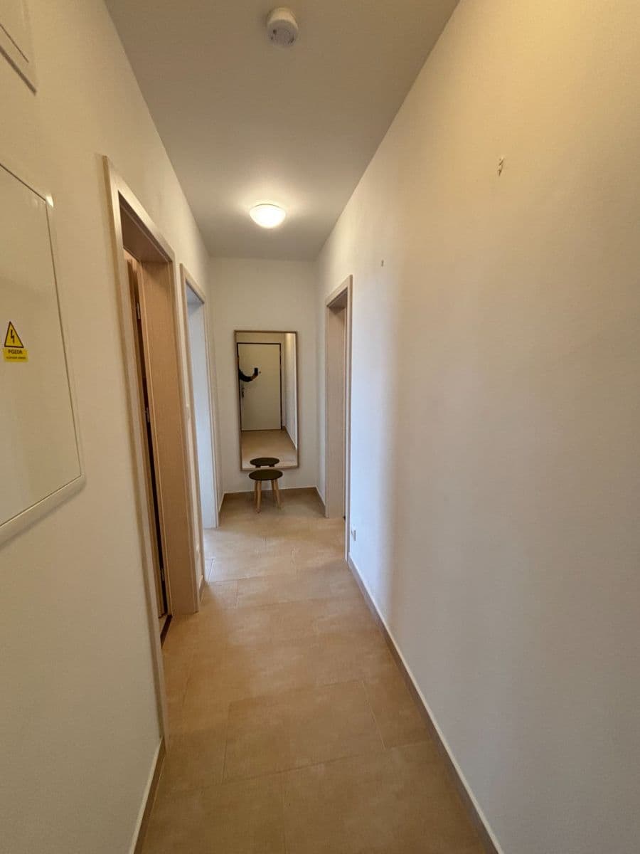 1 bedroom with open-plan kitchen flat to rent, 65 m², Lederova, Roztoky, Středočeský Region 1 bedroom with open-plan kitchen flat to rent, 65 m², Lederova, Roztoky, Středočeský Region