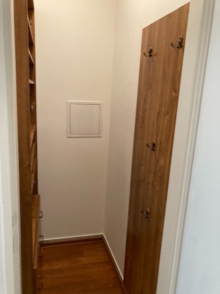 1 bedroom with open-plan kitchen flat to rent, 52 m², Zlonická, Prague, Prague 1 bedroom with open-plan kitchen flat to rent, 52 m², Zlonická, Prague, Prague