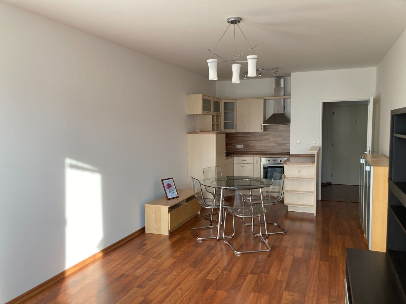 1 bedroom with open-plan kitchen flat to rent, 52 m², Zlonická, Prague, Prague 1 bedroom with open-plan kitchen flat to rent, 52 m², Zlonická, Prague, Prague