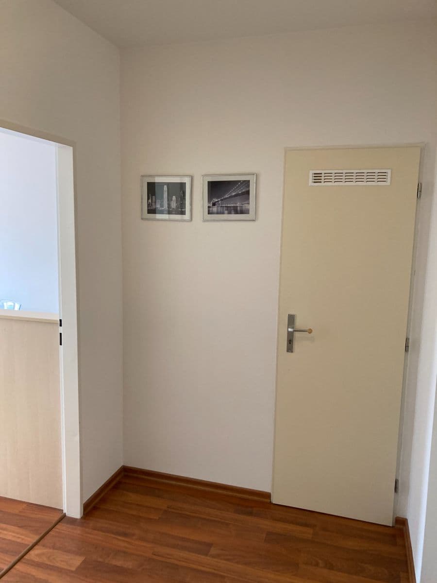 1 bedroom with open-plan kitchen flat to rent, 52 m², Zlonická, Prague, Prague 1 bedroom with open-plan kitchen flat to rent, 52 m², Zlonická, Prague, Prague