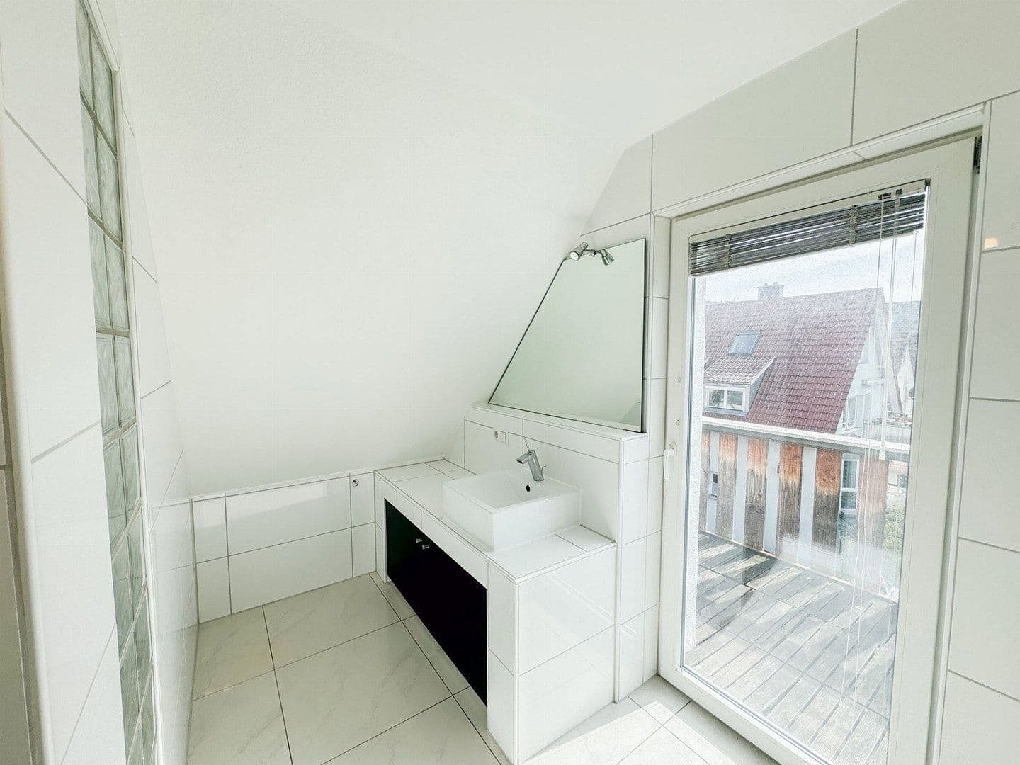2 bedroom with open-plan kitchen flat for sale, 94 m², Stuttgart, Baden-Württemberg 2 bedroom with open-plan kitchen flat for sale, 94 m², Stuttgart, Baden-Württemberg