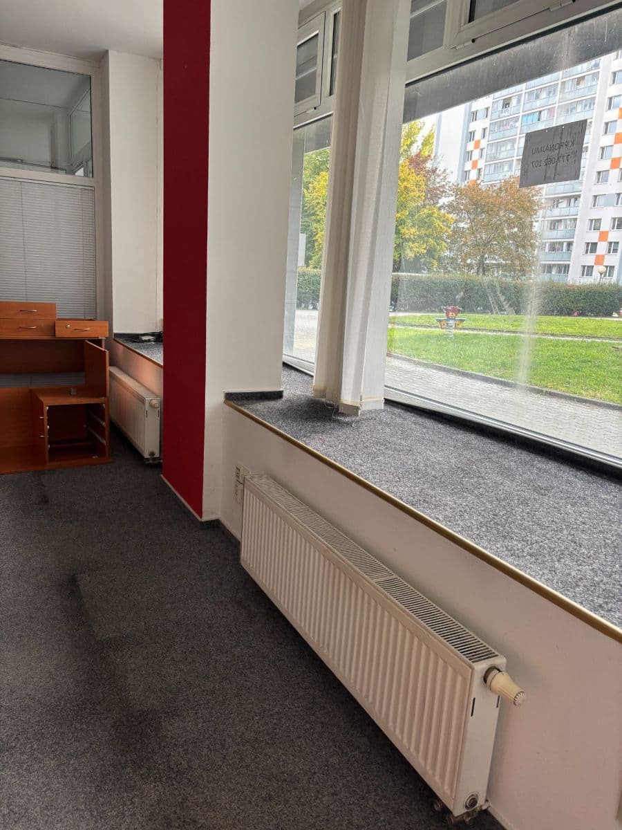 office to rent, 29 m², nábřeží Závodu míru, Pardubice, Pardubický Region office to rent, 29 m², nábřeží Závodu míru, Pardubice, Pardubický Region