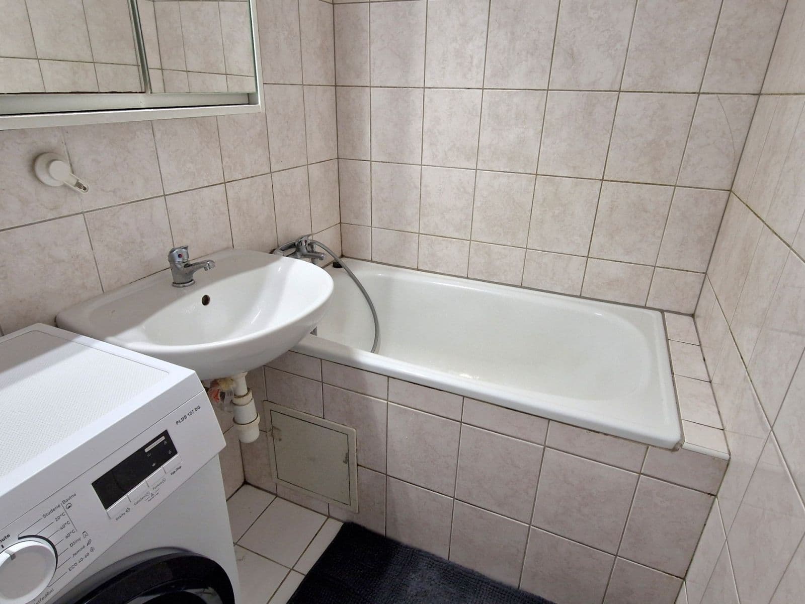1 bedroom with open-plan kitchen flat for sale, 40 m², Makovského, Prague, Prague 1 bedroom with open-plan kitchen flat for sale, 40 m², Makovského, Prague, Prague