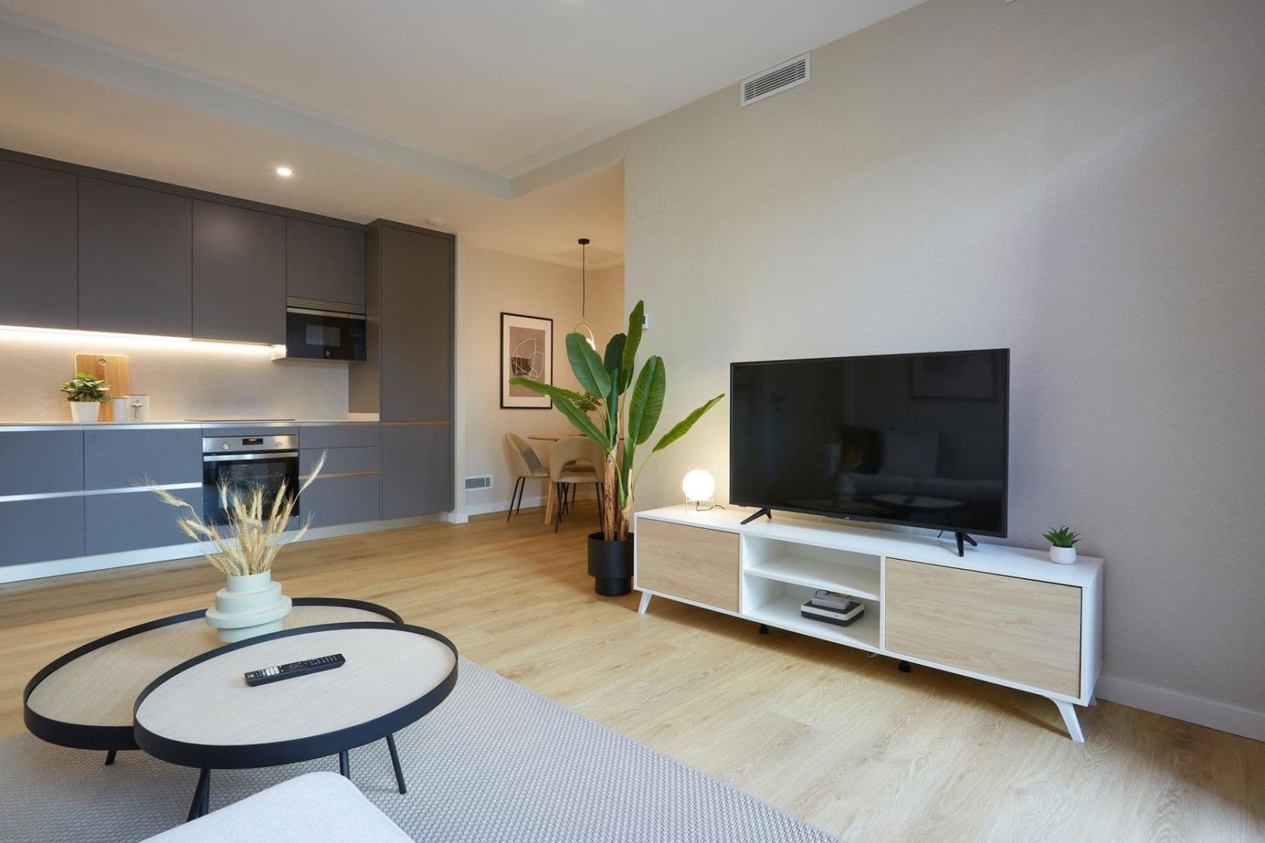 2 bedroom flat to rent, 80 m², Pitterova, Prague, Prague 2 bedroom flat to rent, 80 m², Pitterova, Prague, Prague