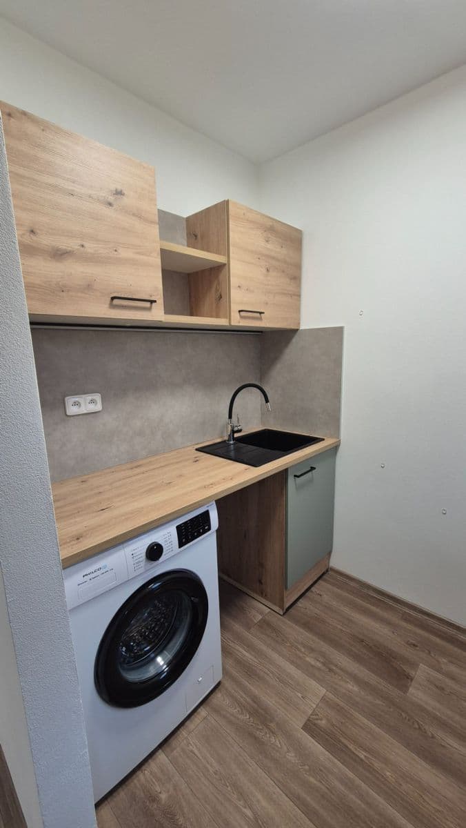 Studio flat to rent, 30 m², Brožíkova, Brno, Jihomoravský Region Studio flat to rent, 30 m², Brožíkova, Brno, Jihomoravský Region