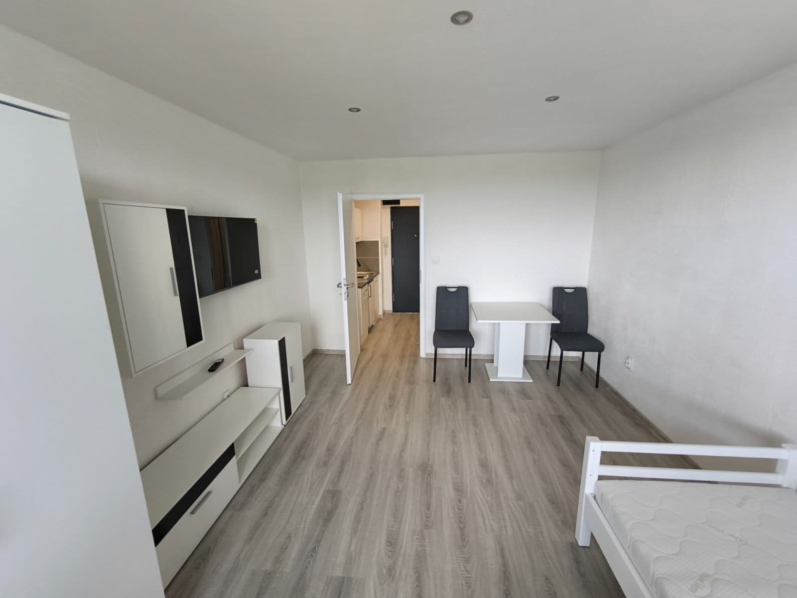 Small studio flat to rent, 20 m², Pri kaštieli, Holíč, Trnavský Region Small studio flat to rent, 20 m², Pri kaštieli, Holíč, Trnavský Region