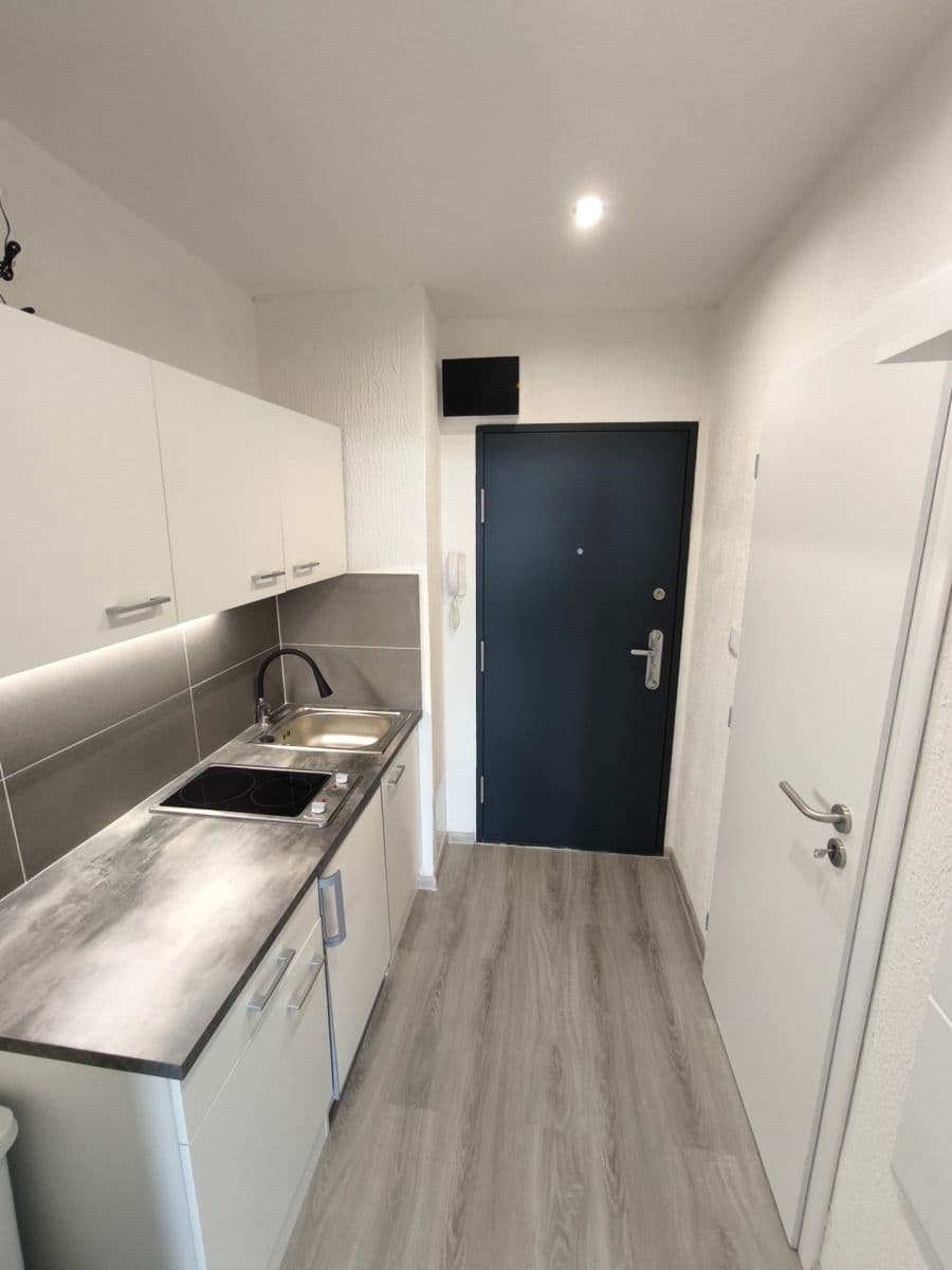 Small studio flat to rent, 20 m², Pri kaštieli, Holíč, Trnavský Region Small studio flat to rent, 20 m², Pri kaštieli, Holíč, Trnavský Region