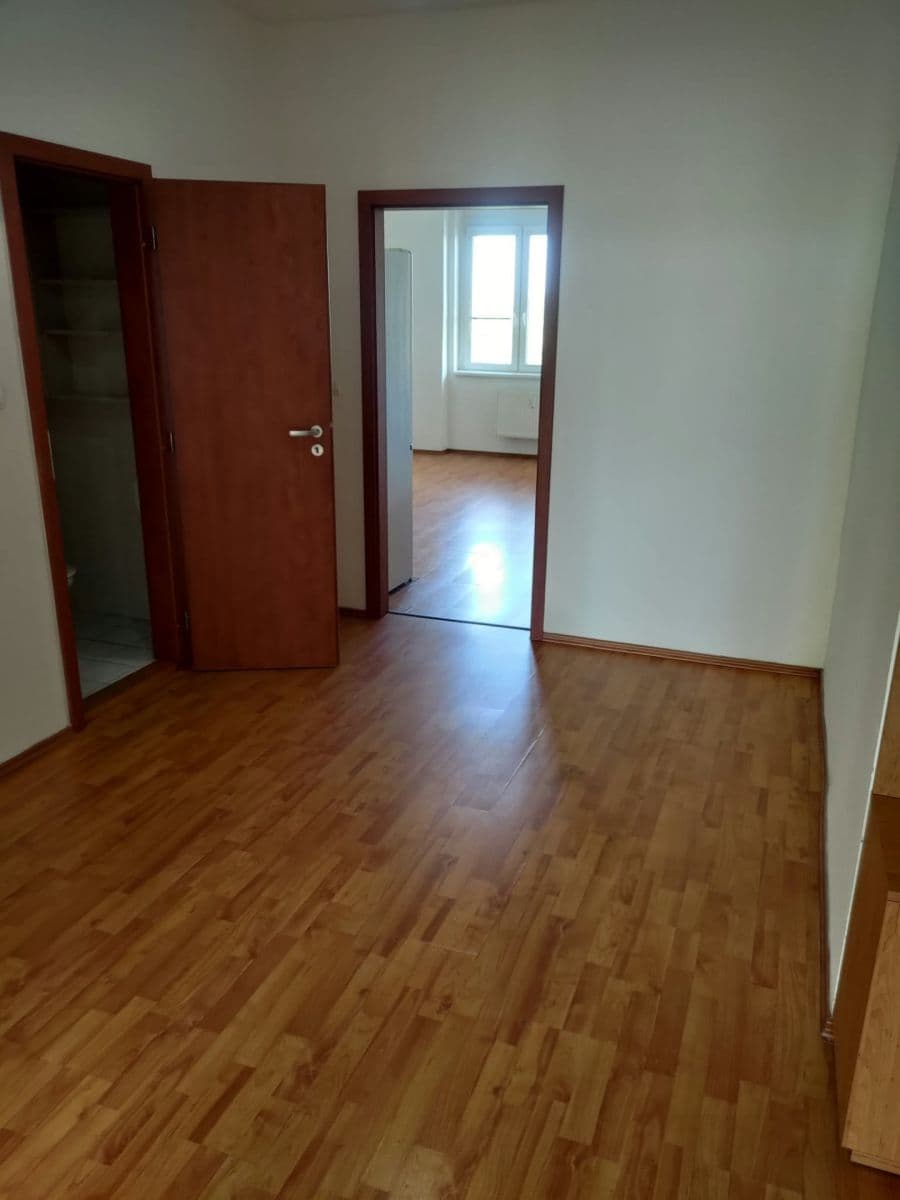 2 bedroom with open-plan kitchen flat to rent, 74 m², Jihlavská, Prague, Prague 2 bedroom with open-plan kitchen flat to rent, 74 m², Jihlavská, Prague, Prague