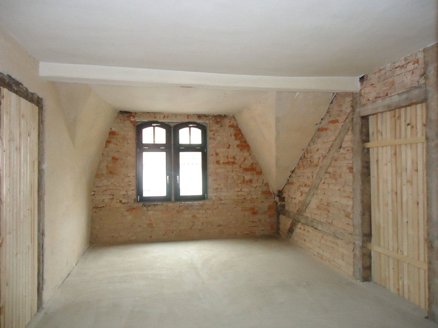 1 bedroom with open-plan kitchen flat to rent, 95 m², Innere Plauensche Str.21, Zwickau, Saxony 1 bedroom with open-plan kitchen flat to rent, 95 m², Innere Plauensche Str.21, Zwickau, Saxony
