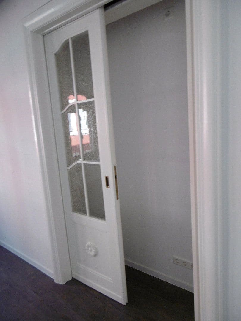 1 bedroom with open-plan kitchen flat to rent, 95 m², Innere Plauensche Str.21, Zwickau, Saxony 1 bedroom with open-plan kitchen flat to rent, 95 m², Innere Plauensche Str.21, Zwickau, Saxony