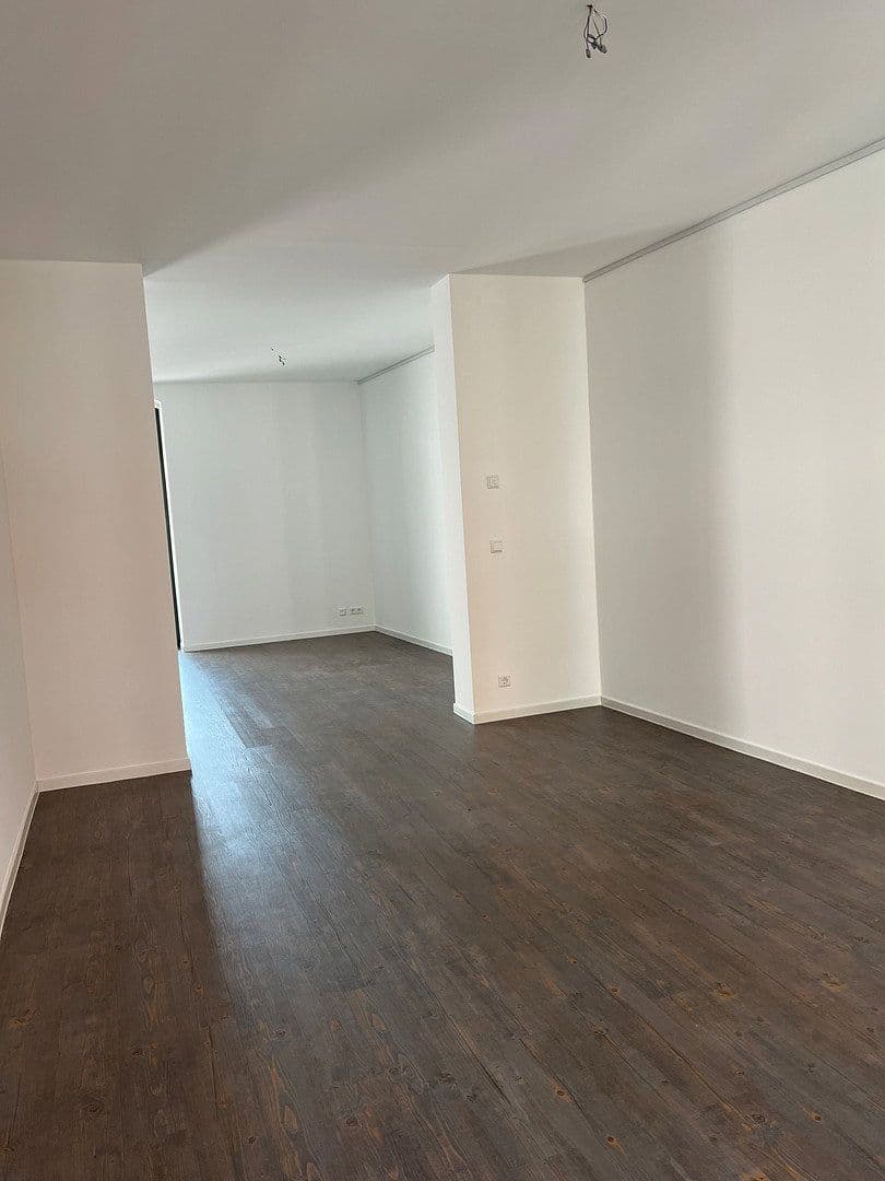 1 bedroom with open-plan kitchen flat to rent, 95 m², Innere Plauensche Str.21, Zwickau, Saxony 1 bedroom with open-plan kitchen flat to rent, 95 m², Innere Plauensche Str.21, Zwickau, Saxony