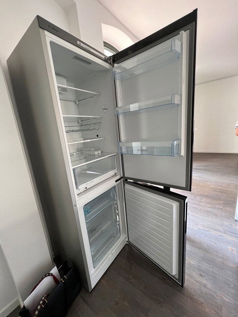 1 bedroom with open-plan kitchen flat to rent, 95 m², Innere Plauensche Str.21, Zwickau, Saxony 1 bedroom with open-plan kitchen flat to rent, 95 m², Innere Plauensche Str.21, Zwickau, Saxony