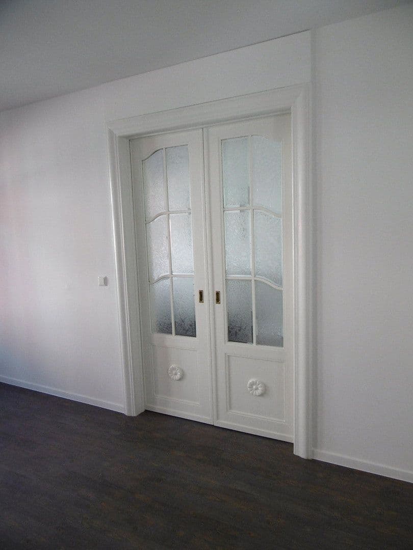 1 bedroom with open-plan kitchen flat to rent, 95 m², Innere Plauensche Str.21, Zwickau, Saxony 1 bedroom with open-plan kitchen flat to rent, 95 m², Innere Plauensche Str.21, Zwickau, Saxony