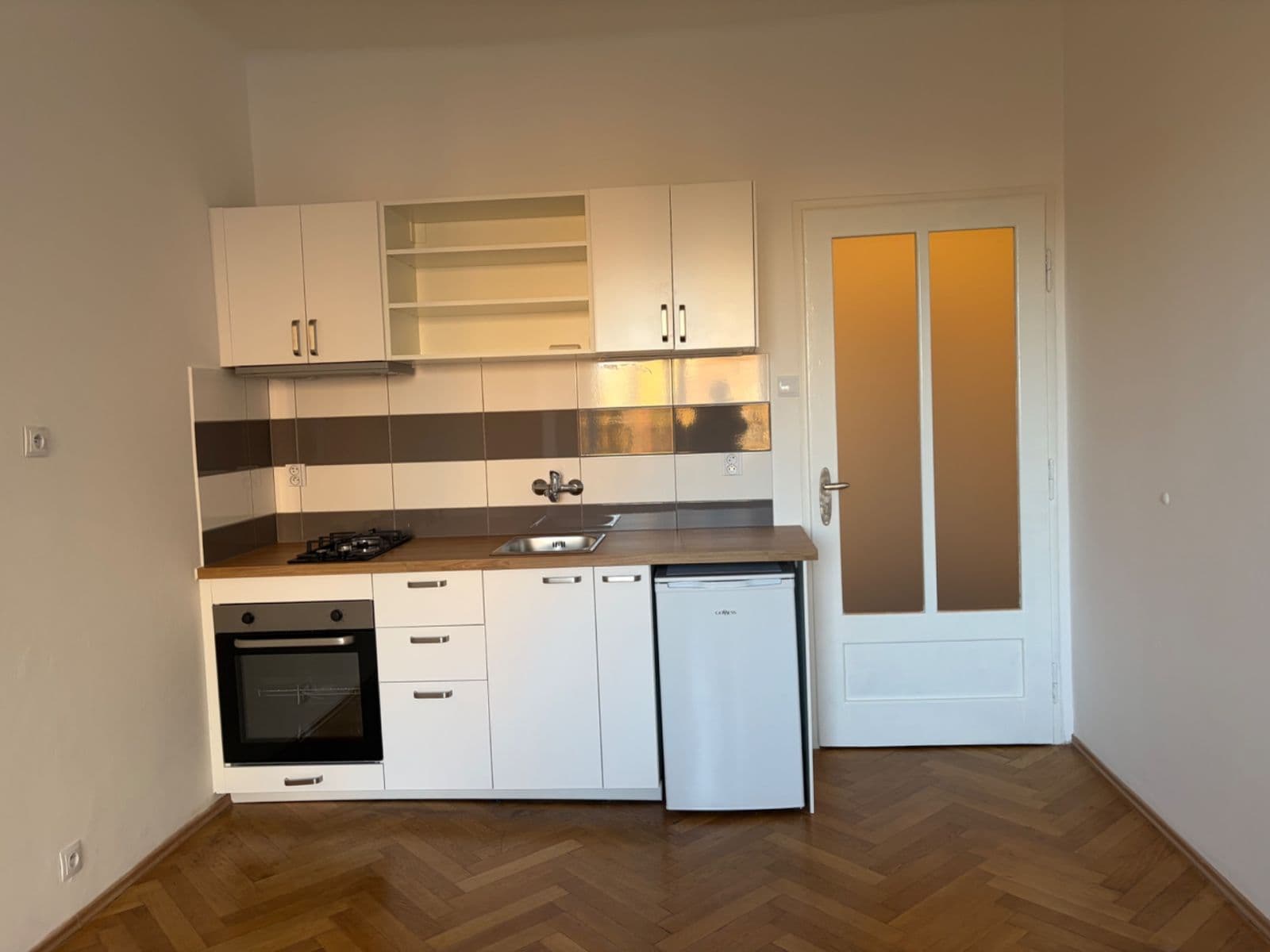 Small studio flat to rent, 31 m², Ondříčkova, Prague, Prague Small studio flat to rent, 31 m², Ondříčkova, Prague, Prague