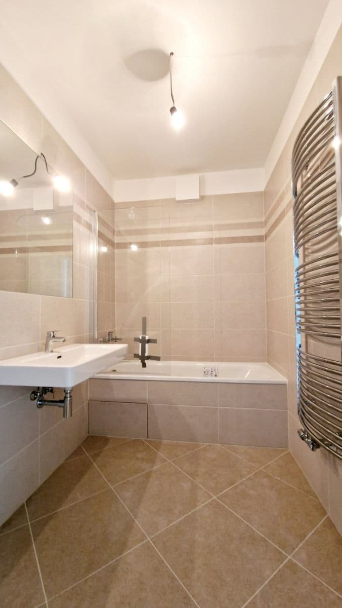 3 bedroom with open-plan kitchen flat to rent, 113 m², Thomasova, Prague, Prague 3 bedroom with open-plan kitchen flat to rent, 113 m², Thomasova, Prague, Prague