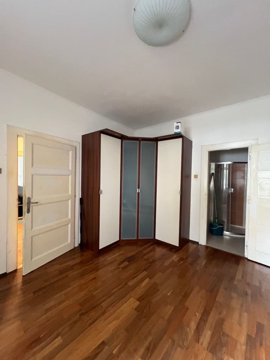 2 bedroom flat to rent, 37 m², Jaurisova, Prague, Prague 2 bedroom flat to rent, 37 m², Jaurisova, Prague, Prague
