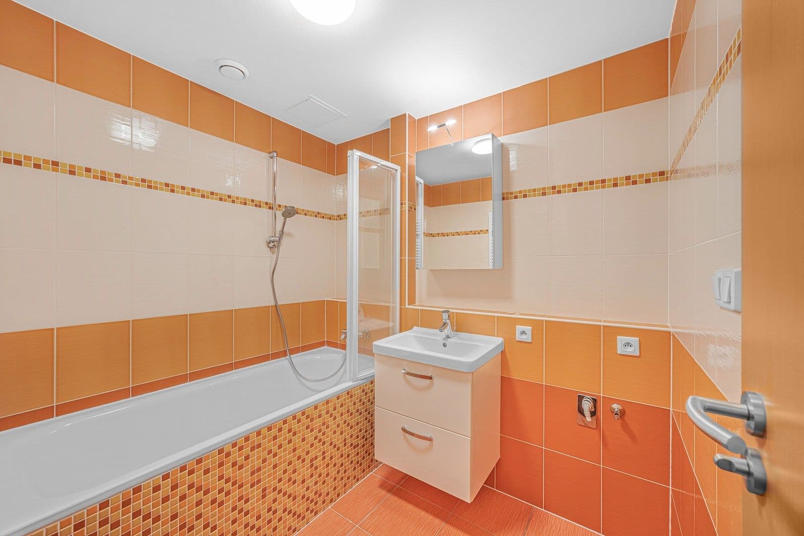 2 bedroom with open-plan kitchen flat to rent, 64 m², Za Dvorem, Brandýs nad Labem-Stará Boleslav, Středočeský Region 2 bedroom with open-plan kitchen flat to rent, 64 m², Za Dvorem, Brandýs nad Labem-Stará Boleslav, Středočeský Region