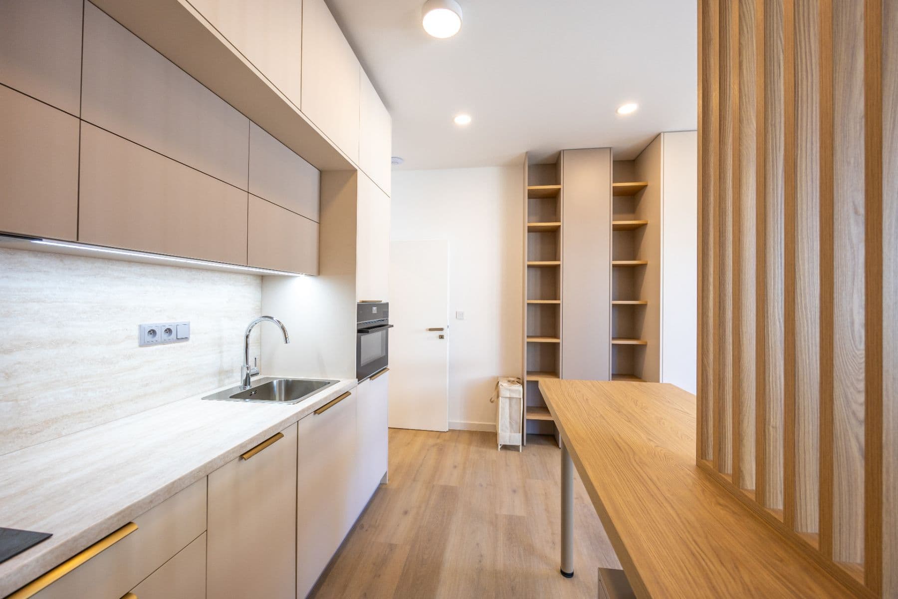 Studio flat to rent, 28 m², Na Vrchu, Prague, Prague Studio flat to rent, 28 m², Na Vrchu, Prague, Prague