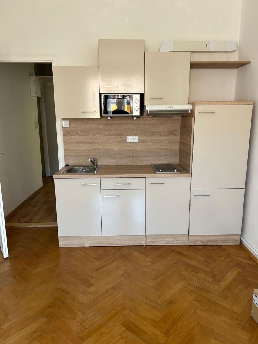 Studio flat to rent, 22 m², Žitomírská, Prague, Prague Studio flat to rent, 22 m², Žitomírská, Prague, Prague