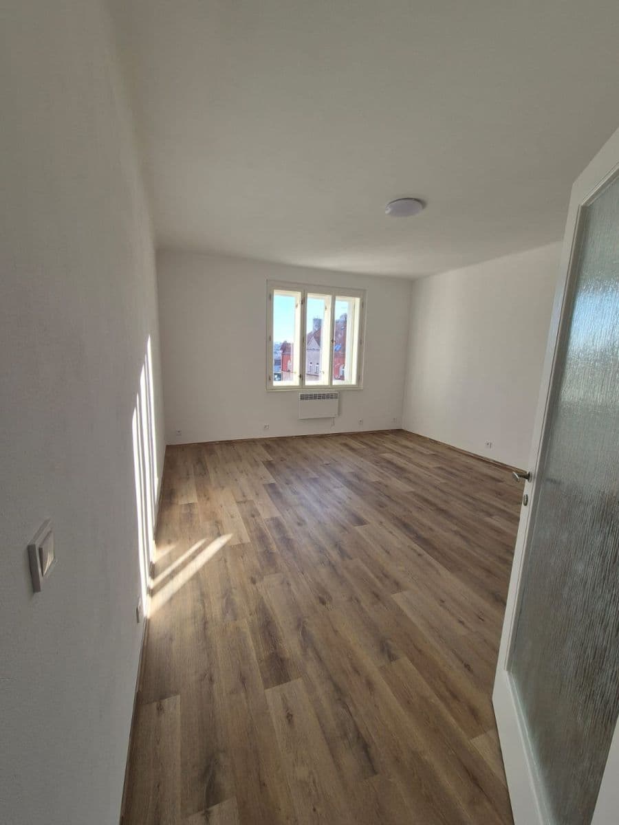Studio flat to rent, 32 m², Žitomírská, Prague, Prague Studio flat to rent, 32 m², Žitomírská, Prague, Prague