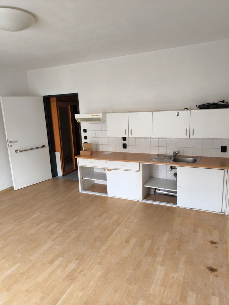 Studio flat for sale, 28 m², Za Mlýnem, Hostivice, Středočeský Region Studio flat for sale, 28 m², Za Mlýnem, Hostivice, Středočeský Region