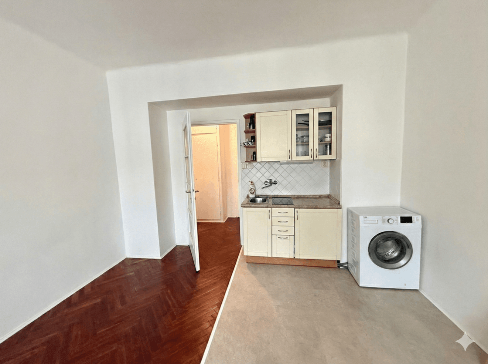 Studio flat to rent, 32 m², Slezská, Prague, Prague Studio flat to rent, 32 m², Slezská, Prague, Prague
