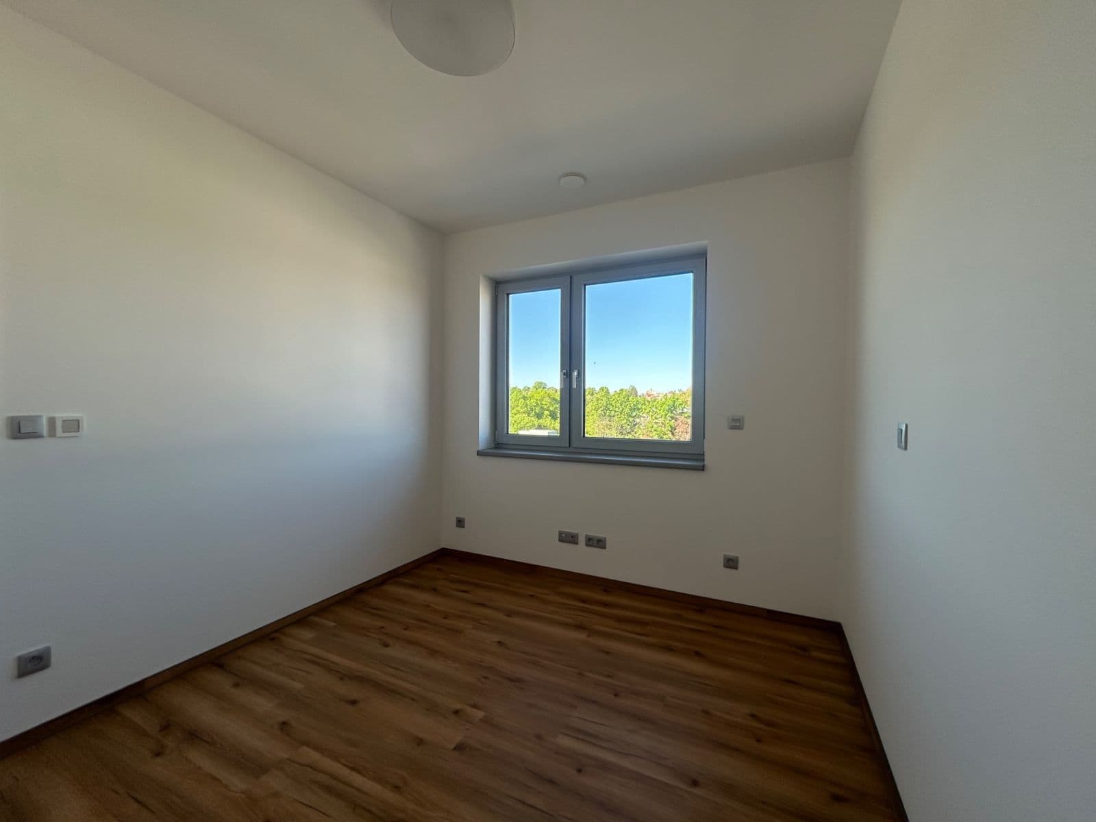 3 bedroom with open-plan kitchen flat to rent, 102 m², Libuše Šafránkové, Šlapanice, Jihomoravský Region 3 bedroom with open-plan kitchen flat to rent, 102 m², Libuše Šafránkové, Šlapanice, Jihomoravský Region