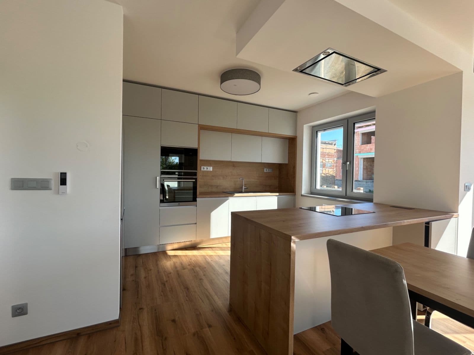 3 bedroom with open-plan kitchen flat to rent, 102 m², Libuše Šafránkové, Šlapanice, Jihomoravský Region 3 bedroom with open-plan kitchen flat to rent, 102 m², Libuše Šafránkové, Šlapanice, Jihomoravský Region
