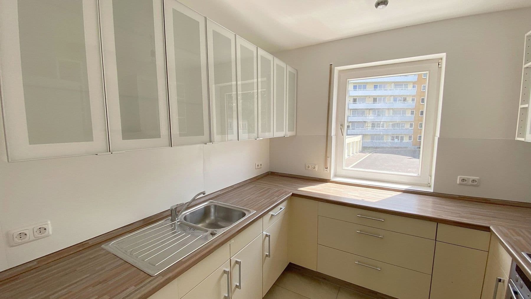 1 bedroom with open-plan kitchen flat for sale, 91 m², Pommernweg 13, Hofheim am Taunus, Hesse 1 bedroom with open-plan kitchen flat for sale, 91 m², Pommernweg 13, Hofheim am Taunus, Hesse