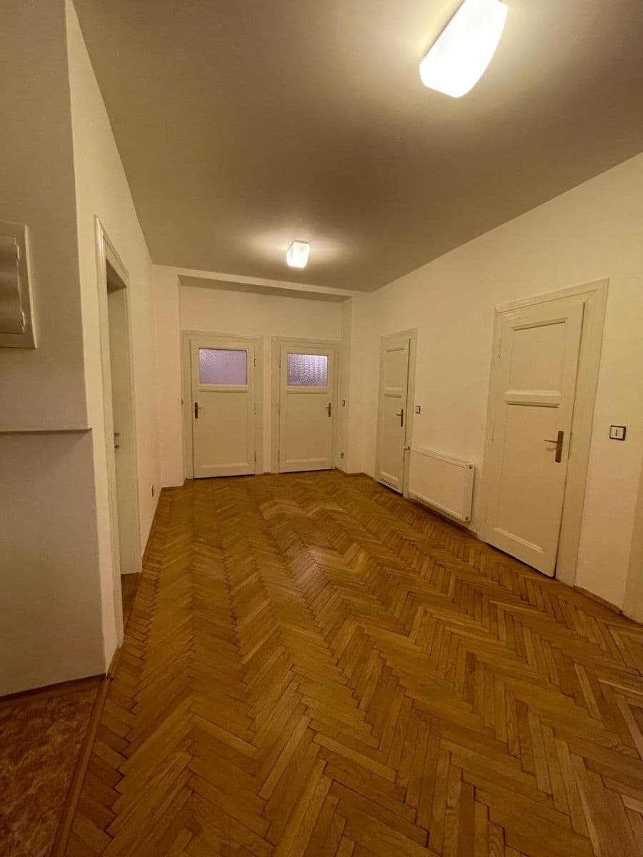 3 bedroom flat to rent, 110 m², Lucemburská, Prague, Prague 3 bedroom flat to rent, 110 m², Lucemburská, Prague, Prague
