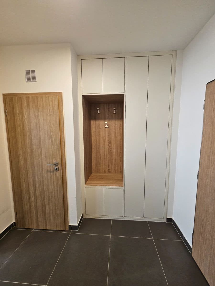 1 bedroom with open-plan kitchen flat to rent, 53 m², Kardausova, Prague, Prague 1 bedroom with open-plan kitchen flat to rent, 53 m², Kardausova, Prague, Prague