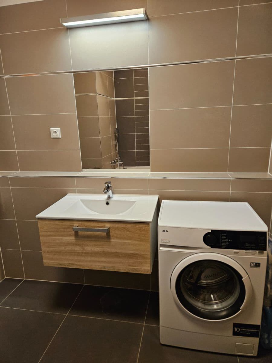 1 bedroom with open-plan kitchen flat to rent, 53 m², Kardausova, Prague, Prague 1 bedroom with open-plan kitchen flat to rent, 53 m², Kardausova, Prague, Prague