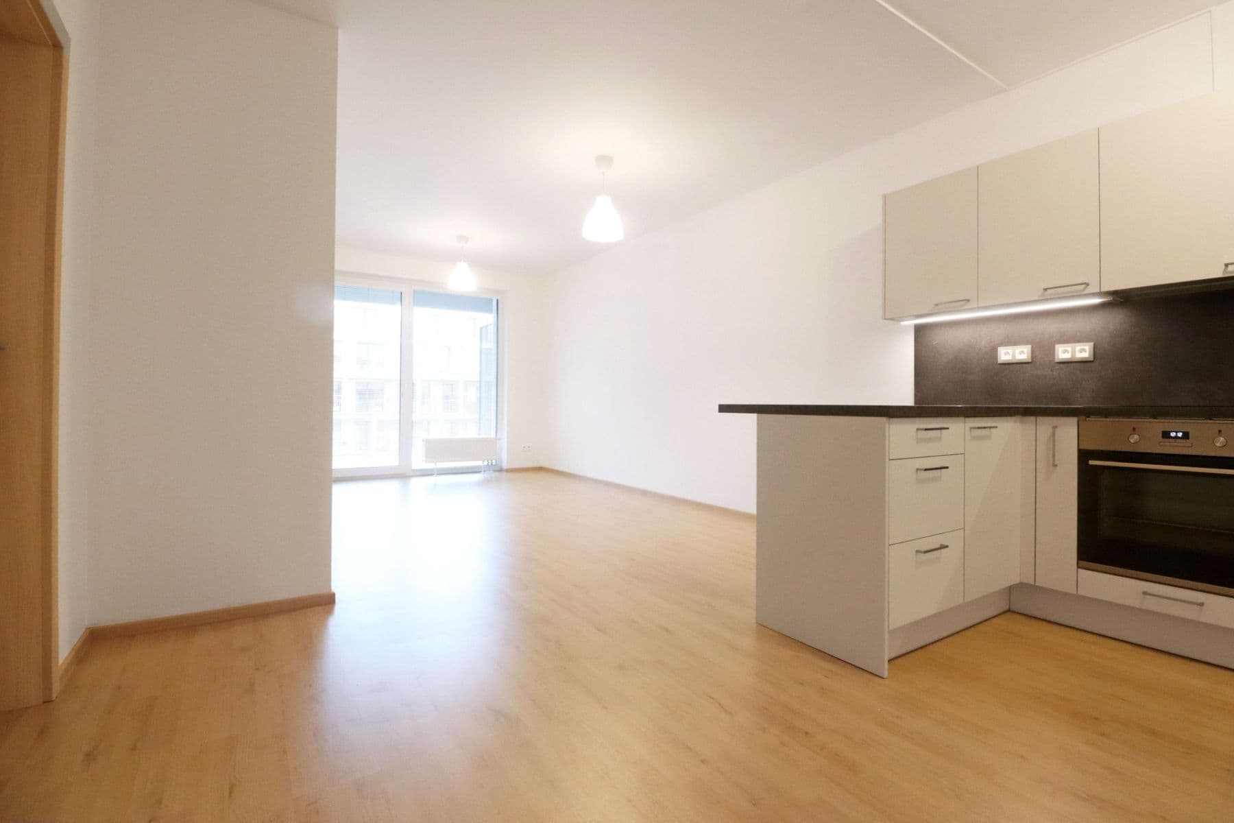 1 bedroom with open-plan kitchen flat to rent, 53 m², Velvarská, Horoměřice, Středočeský Region 1 bedroom with open-plan kitchen flat to rent, 53 m², Velvarská, Horoměřice, Středočeský Region