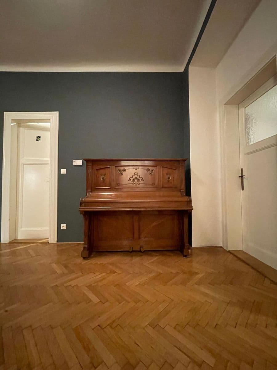 3 bedroom flat to rent, 110 m², Lucemburská, Prague, Prague 3 bedroom flat to rent, 110 m², Lucemburská, Prague, Prague