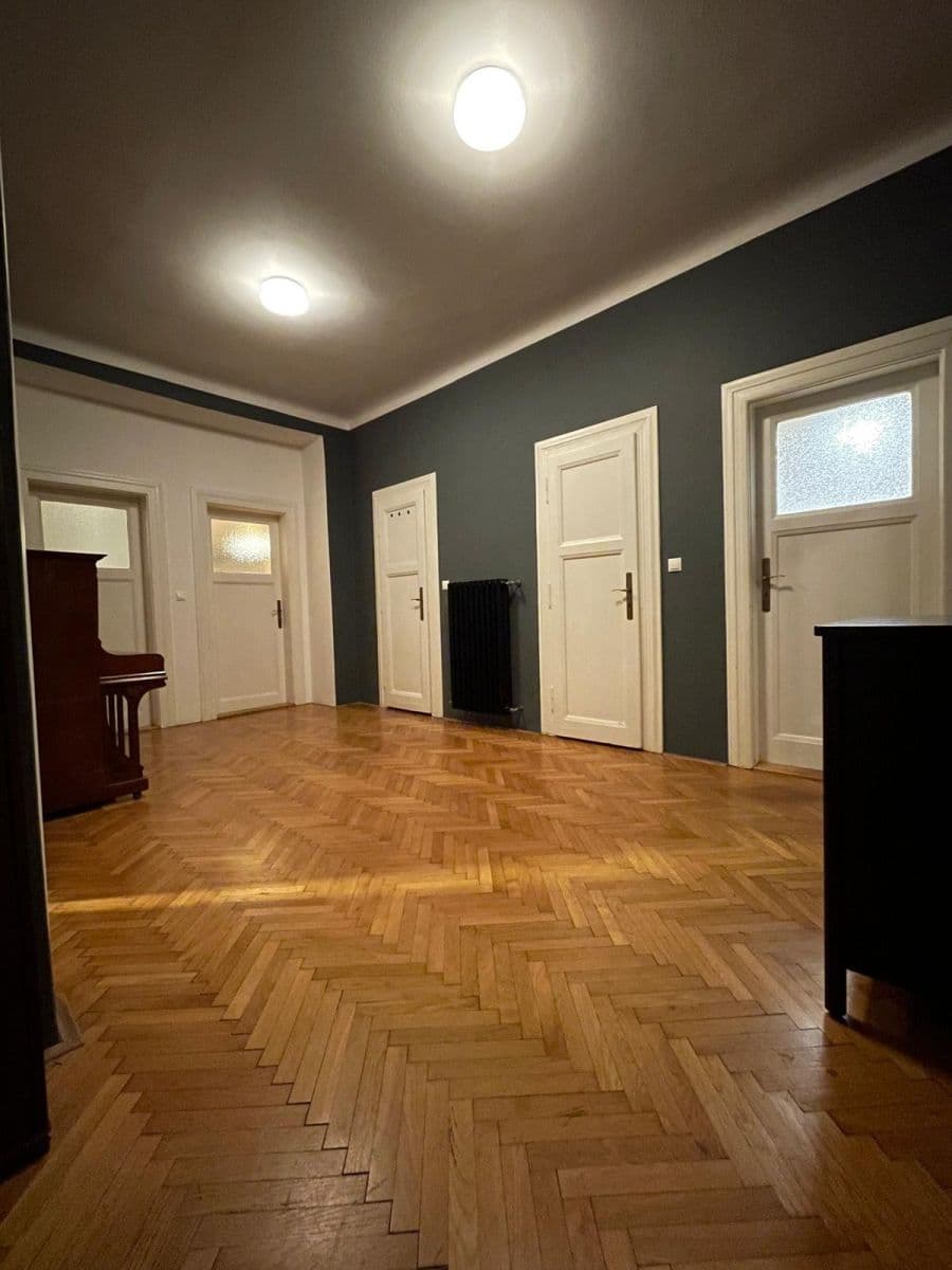3 bedroom flat to rent, 110 m², Lucemburská, Prague, Prague 3 bedroom flat to rent, 110 m², Lucemburská, Prague, Prague