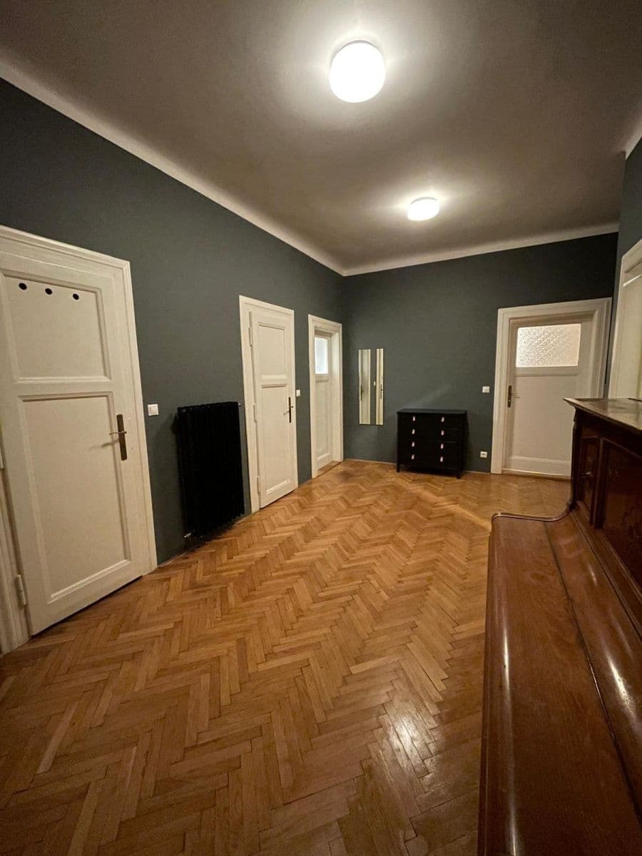 3 bedroom flat to rent, 110 m², Lucemburská, Prague, Prague 3 bedroom flat to rent, 110 m², Lucemburská, Prague, Prague