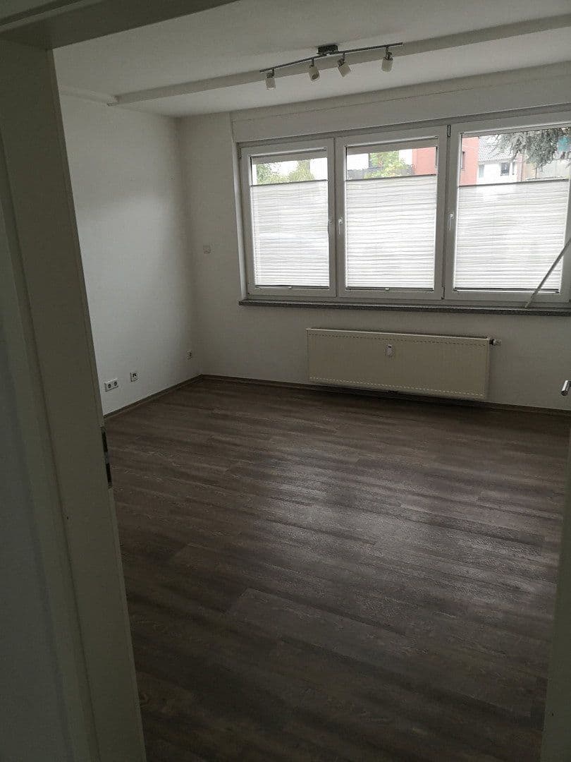 flat to rent, 166 m², Angermunder Straße 27, Duisburg-Großenbaum, North Rhine-Westphalia flat to rent, 166 m², Angermunder Straße 27, Duisburg-Großenbaum, North Rhine-Westphalia
