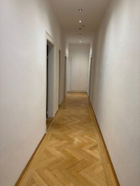 3 bedroom with open-plan kitchen flat to rent, 154 m², München, Bavaria 3 bedroom with open-plan kitchen flat to rent, 154 m², München, Bavaria