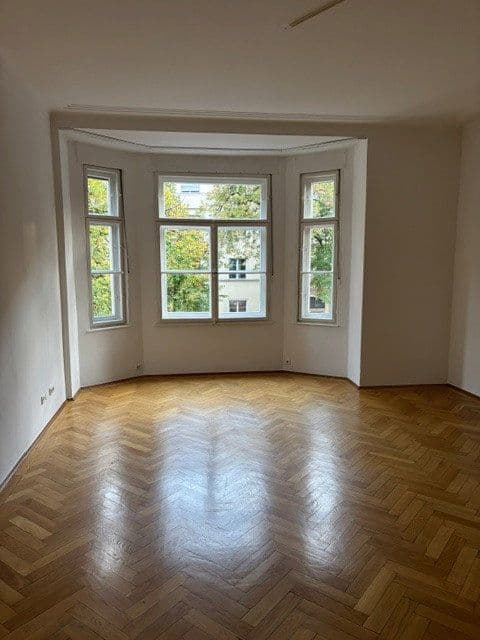 3 bedroom with open-plan kitchen flat to rent, 154 m², München, Bavaria 3 bedroom with open-plan kitchen flat to rent, 154 m², München, Bavaria