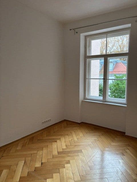 3 bedroom with open-plan kitchen flat to rent, 154 m², München, Bavaria 3 bedroom with open-plan kitchen flat to rent, 154 m², München, Bavaria