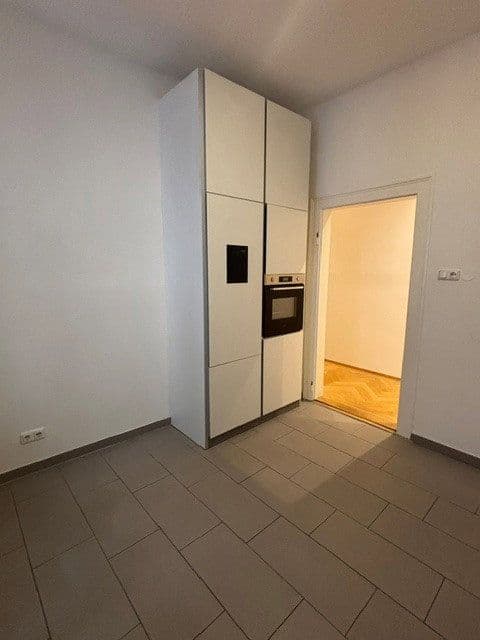3 bedroom with open-plan kitchen flat to rent, 154 m², München, Bavaria 3 bedroom with open-plan kitchen flat to rent, 154 m², München, Bavaria