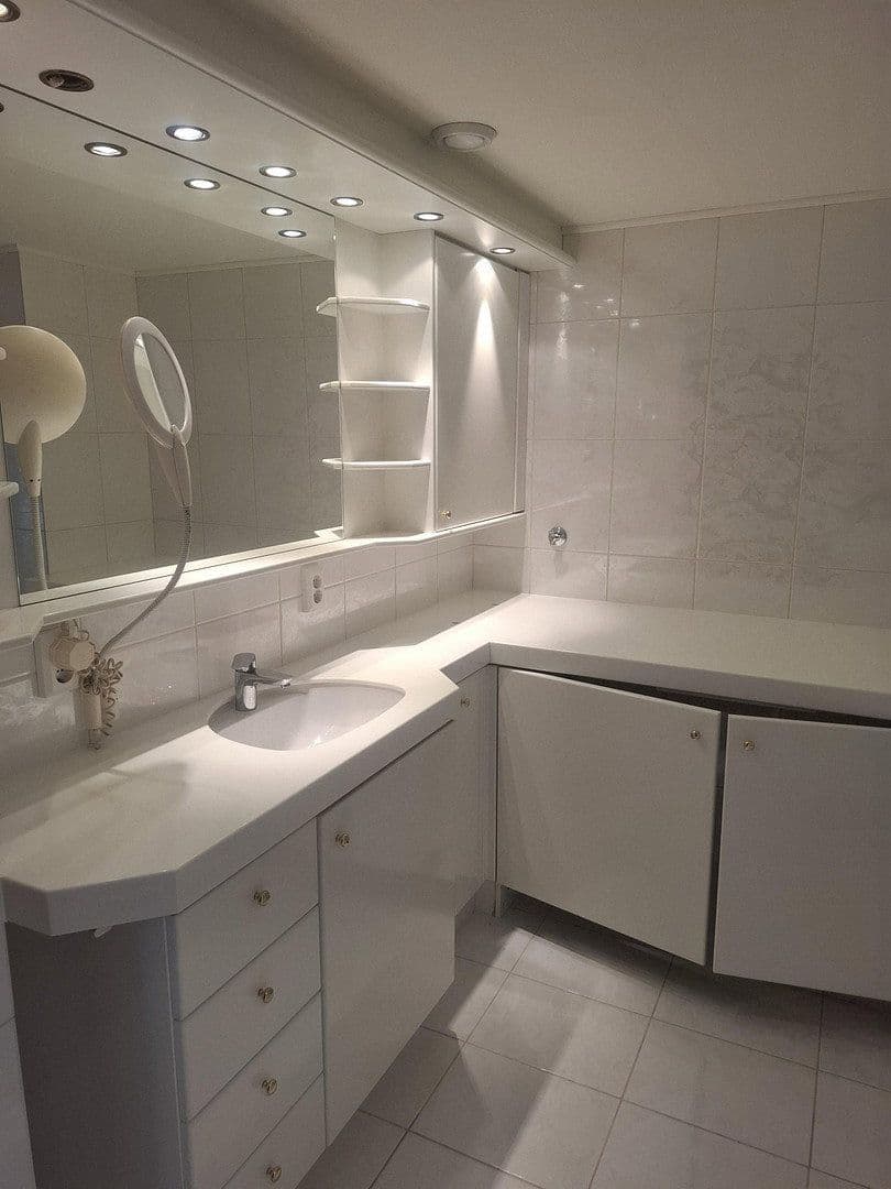 3 bedroom with open-plan kitchen flat for sale, 130 m², Kornwestheim, Baden-Württemberg 3 bedroom with open-plan kitchen flat for sale, 130 m², Kornwestheim, Baden-Württemberg
