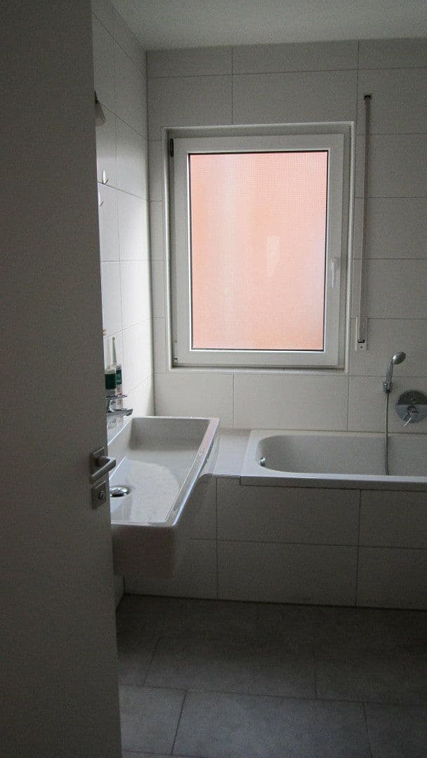 3 bedroom with open-plan kitchen flat to rent, 130 m², Herrenberg, Baden-Württemberg 3 bedroom with open-plan kitchen flat to rent, 130 m², Herrenberg, Baden-Württemberg