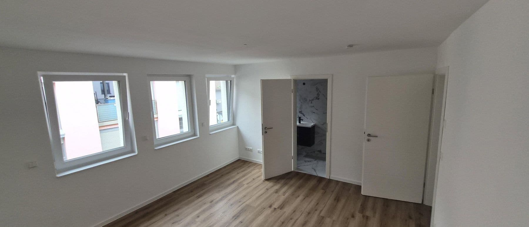 3 bedroom with open-plan kitchen flat to rent, 109 m², Frankfurt am Main, Hesse 3 bedroom with open-plan kitchen flat to rent, 109 m², Frankfurt am Main, Hesse