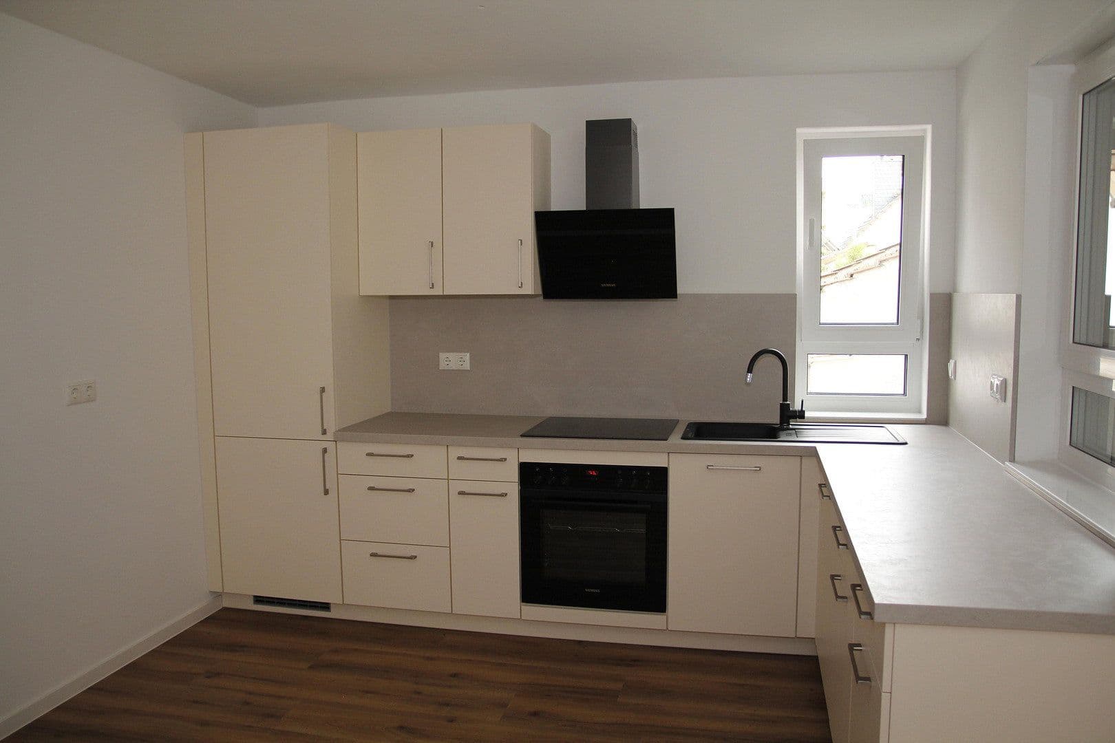 3 bedroom with open-plan kitchen flat to rent, 109 m², Frankfurt am Main, Hesse 3 bedroom with open-plan kitchen flat to rent, 109 m², Frankfurt am Main, Hesse