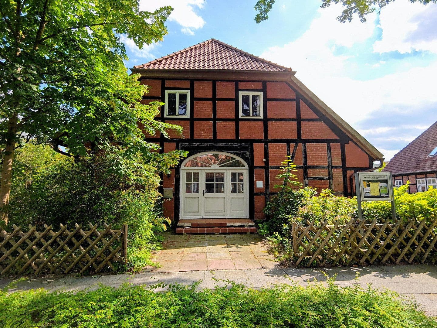 house for sale, 350 m², Soltauer Straße 19, Uelzen, Lower Saxony house for sale, 350 m², Soltauer Straße 19, Uelzen, Lower Saxony