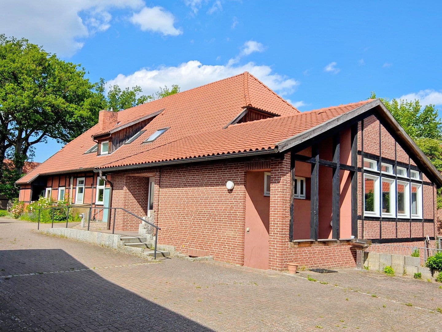 house for sale, 350 m², Soltauer Straße 19, Uelzen, Lower Saxony house for sale, 350 m², Soltauer Straße 19, Uelzen, Lower Saxony